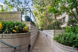 For Sale or Lease – MUSEUM PARC CONDO #516